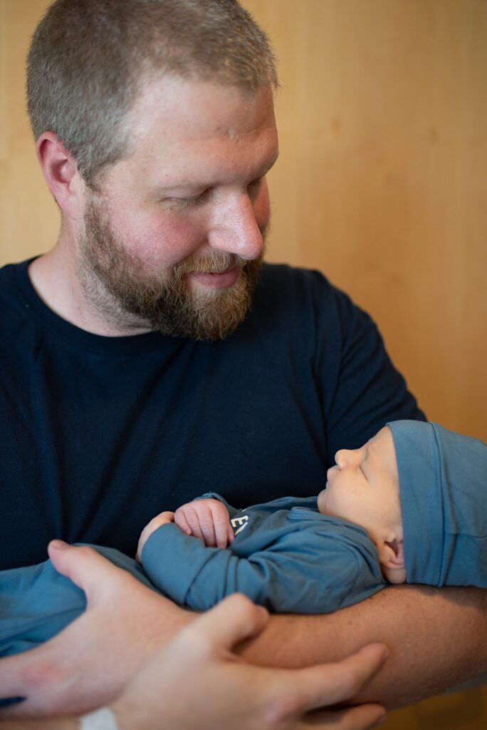 Dad and baby at Fresh 48 hospital session